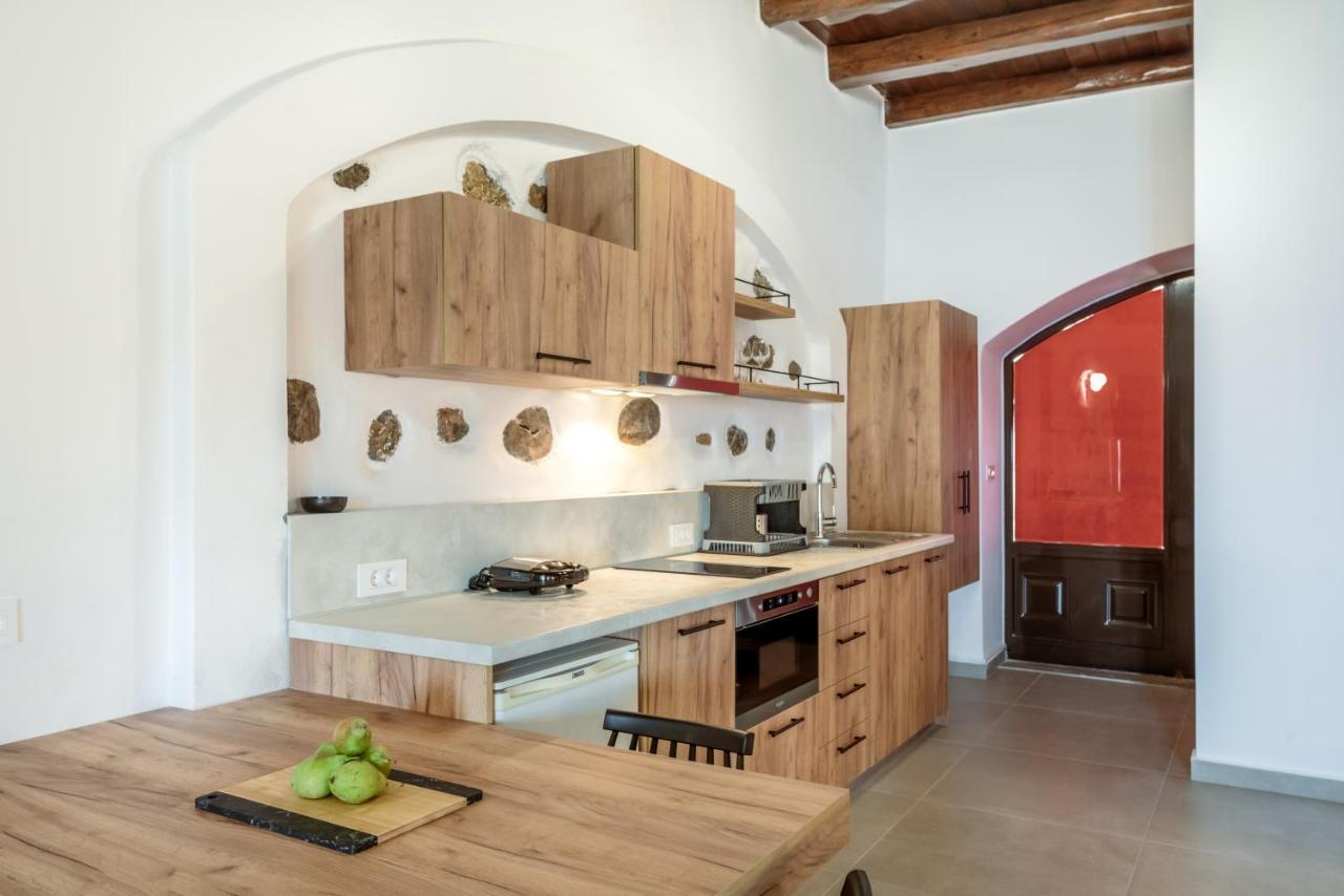 Superb Apartments Kriaras Sea View In Sfakia Khóra Sfakíon 外观 照片