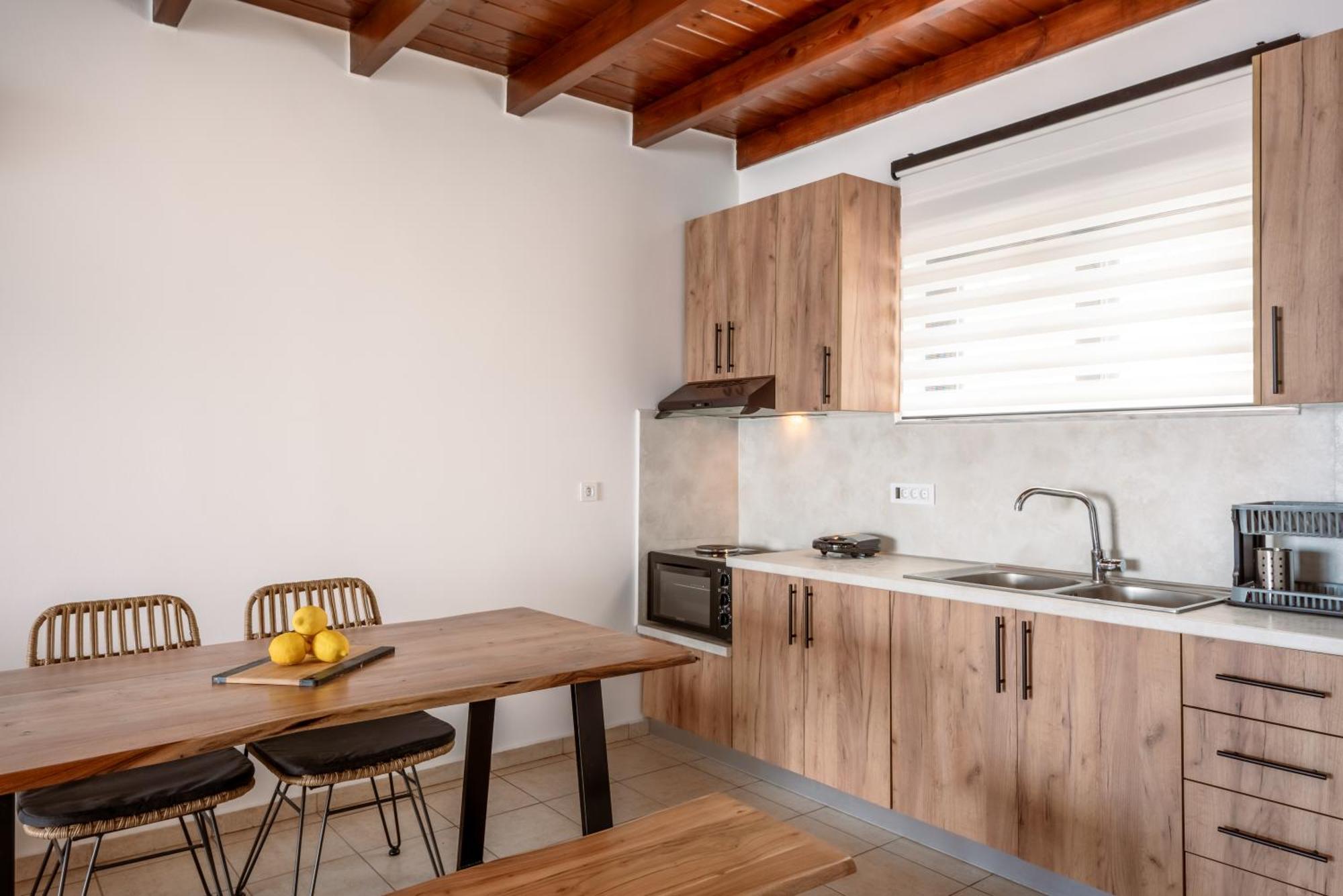 Superb Apartments Kriaras Sea View In Sfakia Khóra Sfakíon 外观 照片